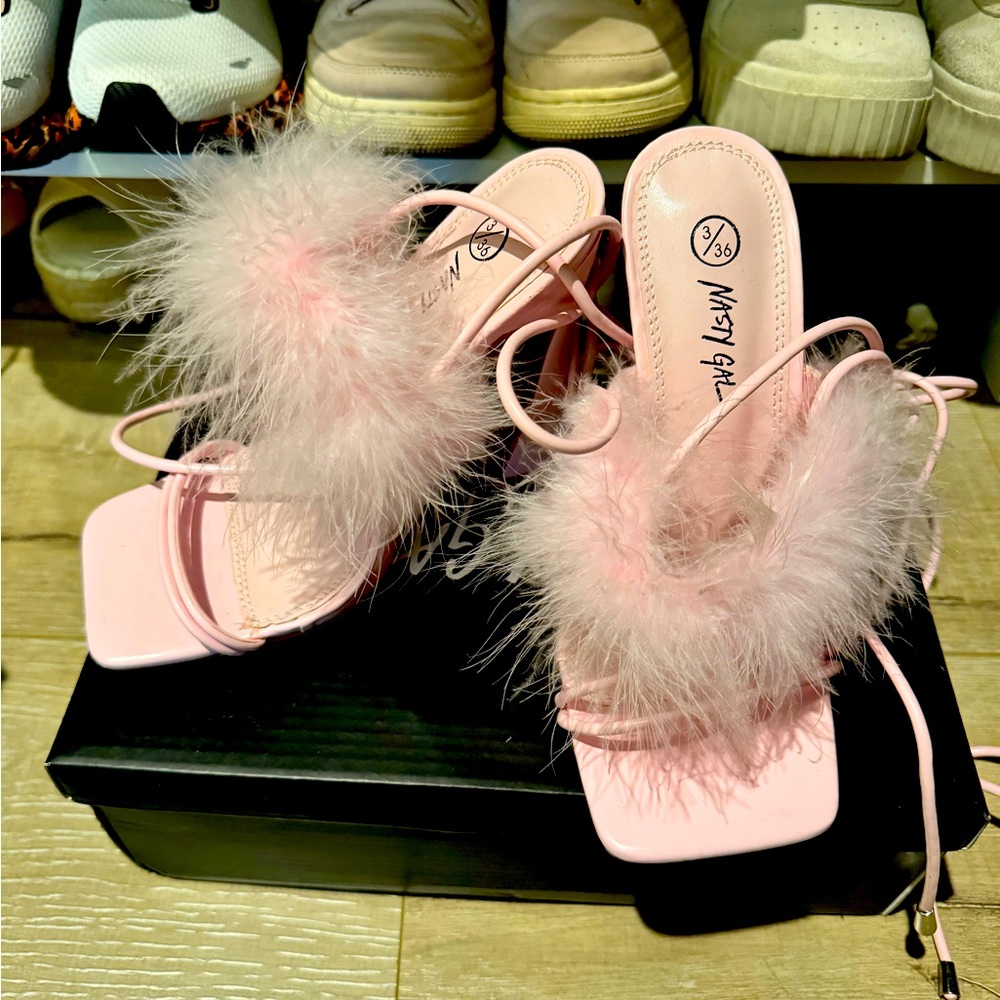 Brand new pink nasty gal feather shoes- STUNNING